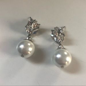 Dangly Pearl Earrings